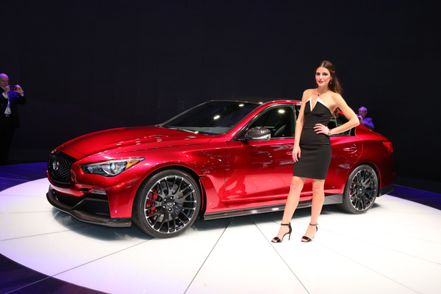 インフィニティQ50 Eau Rouge(オールージュ)