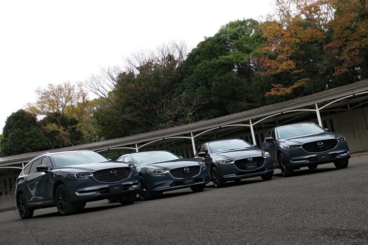 マツダの特別仕様車「ブラックトーンエディション」。左から「CX-8」「マツダ6」「マツダ2」「CX-5」。