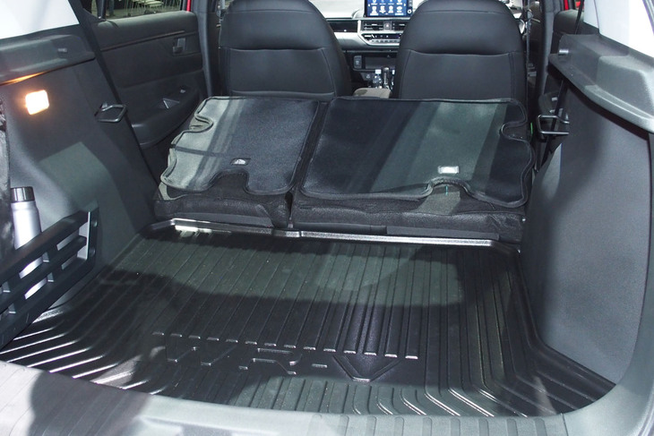 ホンダWR-V純正アクセサリー装着車(ラゲッジトレー)