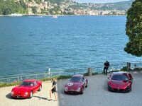 公式スポンサーとして参加したアルファ・ロメオの展示から。左から「ジュリアTZ2」「ジュリアTZ」そして「33ストラダーレ」。