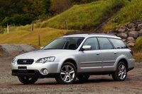 2003年から2009年まで販売された、3代目「レガシィ アウトバック」。
清水「俺は邪道だと思ったけどなぁ」
ほった「ヤレヤレ。清水さんにはこの、吉野家の『牛カレー』的な趣が、わかりませんか?」