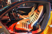 乗降性を高める工夫や、グローブボックスとリアベンチスペースを拡大するなど使い勝手の向上も追求された。