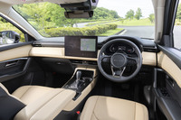 ラインナップは「S」「G」「L」の3種類。試乗車は最上級のLグレードで、アンビエントライトや15.6インチのセンターディスプレイ(他グレードは12.9インチ)などが標準装備される。
