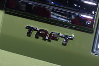 「TAFTコンセプト」のテールゲートに貼られた「TAFT」のエンブレム。