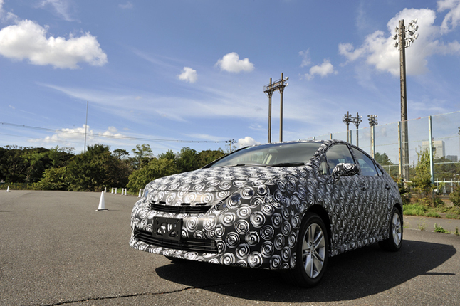 燃料電池自動車(FCV)の試作車。