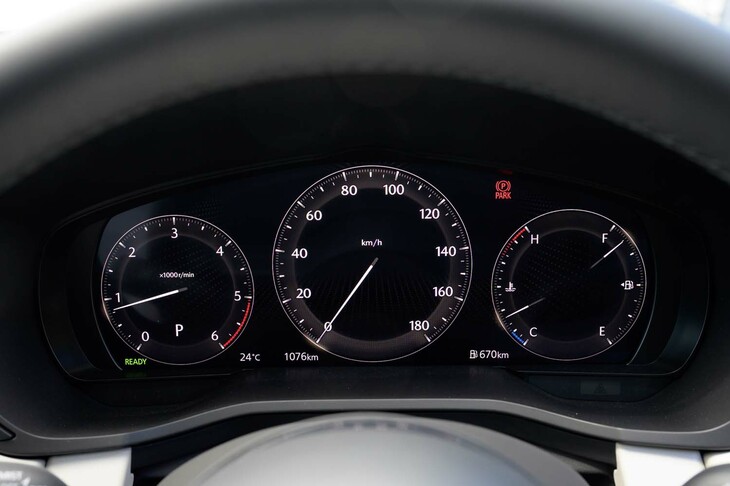 マツダCX-80 XDハイブリッド エクスクルーシブモダン(メーター)