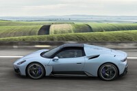 スーパースポーツ「マセラティMC20」のオープントップ版がデビューの画像