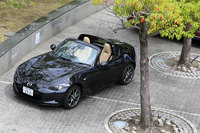 2016年に累計生産台数100万台を達成した「マツダ・ロードスター」。同車は「世界で最も多く生産された2人乗りの小型オープンスポーツカー」としてギネス世界記録にも認定されており、今日もその記録を更新し続けている。