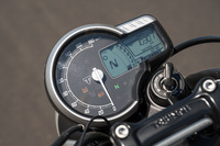 ハスクバーナ・ヴィットピレン401(6MT)/KTM 390デューク(6MT)/ハスクバーナ・スヴァルトピレン250(6MT)/トライアンフ・スピード400(6MT)【試乗記】の画像