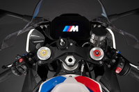 BMWが二輪初のMモデル「M1000RR」を発表 レースでの使用も想定したスーパースポーツモデルの画像