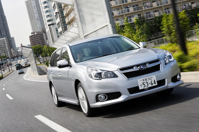 【スペック】全長×全幅×全高=4790×1780×1535mm/ホイールベース=2750mm/車重=1560kg/駆動方式=4WD/2.5リッター水平対向4DOHC16バルブ(173ps/5600rpm、24.0kgm/4100rpm)/価格=300万3000円(テスト車=350万7000円/LEGACYマッキントッシュ・サウンドシステム&HDDナビゲーションシステム=50万4000円)