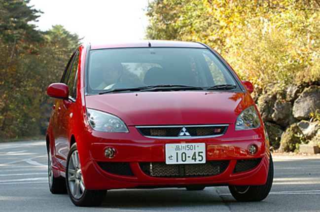 【スペック】ラリーアート:全長×全幅×全高=4170×1680×1550mm/ホイールベース=2500mm/車重=1150kg/駆動方式=4WD/1.5リッター直4DOHC16バルブターボ(147ps/6000rpm、18.3kgm/2500rpm)/価格=178万5000円(テスト車=191万1000円/サイド&カーテンエアバッグ=7万3500円/ACパワーサプライ=1万5750円/フォグランプ=2万1000円/スペアタイヤ=5250円/撥水フロントガラス+親水鏡面ドアミラー=1万500円)