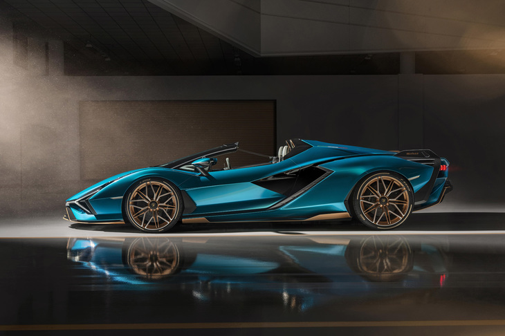 今回発表された車両の外装色は「Blu Uranus(ブルーウラヌス)」と呼ばれるもの。