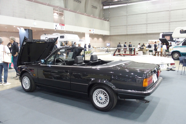 BMW 320iカブリオレ(1989年)