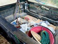 後席は荷室としてフル活用しているので、たたんだままである。