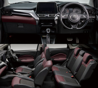 新興国をメイン市場とする「フロンクス」だが、狙いはあくまでマーケットの富裕層。インテリアなどは、日本で生産される日本がメインターゲットの車種より、むしろ豪華なぐらいだ。