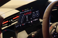 メーターパネルは12.3インチの液晶タイプ。