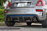 左右4本出しのテールパイプが勇ましい「レコードモンツァ」エキゾーストシステム。アイドリング時からビートの効いた低音を奏でる。