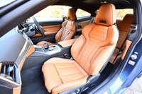 スポーティーなデザインの「Mスポーツシート」。13万6000円のオプションとして用意される。