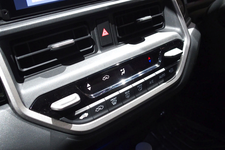 ホンダWR-V(エアコン操作パネル)