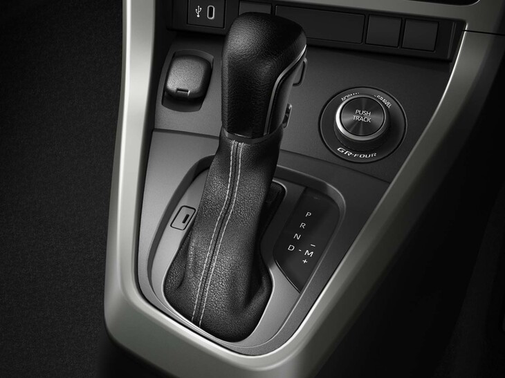 改良型「GRヤリス」には「GR-DAT」と呼ばれる8段ATが追加設定された。