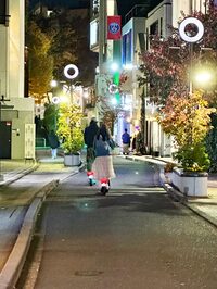 原宿にて。シェアリング用電動キックスケーターの増加も印象的だった。