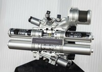 「レンジローバー・スポーツSV」には、急な加減速時やコーナリング時においてもピッチングやロールを抑えられる「6Dダイナミクスエアサスペンション」が装着される(写真はそのシステムの一部)。