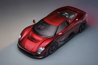「McL 6GT」は、マクラーレンの創始者であるブルース・マクラーレンがかつて構想していたロードカー「M6GT」からインスピレーションを得て開発されたという。