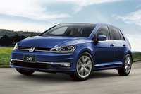 先代となったばかりの7代目「ゴルフ」。こちらも欧州から1年半以上遅れての国内発売だった。