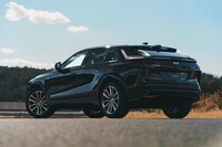 GMが「キャデラック・リリック」を日本に導入 航続距離510kmの新型BEVの画像