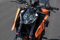 ハスクバーナ・ヴィットピレン401(6MT)/KTM 390デューク(6MT)/ハスクバーナ・スヴァルトピレン250(6MT)/トライアンフ・スピード400(6MT)【試乗記】の画像