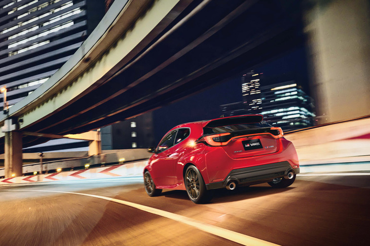 「クルマとの一体感の進化」を目指し、シャシーやサスペンションのボルトを変更。サスペンションのリセッティングも行われた。