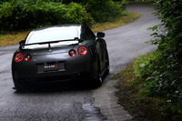 ストリートでの使い勝手にも配慮したという「GT-R ニスモパーツ装着車」。LSDは組み込まれていない。