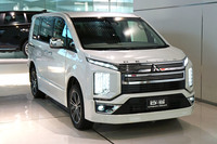 洗練されたモダンなイメージを目指したという「デリカD:5アーバンギア」。