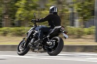 「GSX-S1000」の価格は143万円。従来型の111万5640円よりも大幅に高いが、その進化の内容を考えるとリーズナブルともいえる。