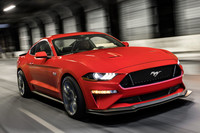 ライバルの一台となるだろう「フォード・マスタング」。
明照寺:アメリカじゃ、小さなボディーでこういうクルマと張り合わなきゃいけないわけですから。
永福:そりゃステロイドの1本も打ちたくなりますわ。