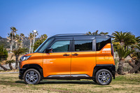 「デリカミニ」(4WD車)のボディーサイズは全長×全幅×全高=3395×1475×1830mm、ホイールベースは2495mm。FF車は全高が1800mmとなる。