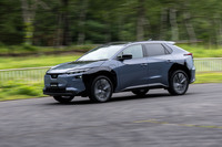 バッテリー容量は74.69kWhとされているが、これは新しいテスト/認証規格であるIEC62660-1にそって計算されたもの。実際には、額面以上に従来モデルより容量は増大している。