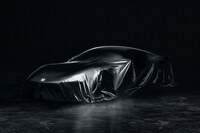 こちらは“スペシャリティー”なほうの新型EVスポーツモデル。こうした車種も結構だが、2017年の東京モーターショーに出展された「スポーツEVコンセプト」のような、より身近で手ごろなモデルについても具体化を検討してほしい。