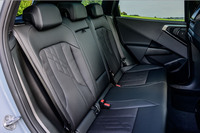 ホイールベースが変わっていないので後席空間のスペースは事実上変わらないようだ。先代モデルでも十分な広さがあったのでこれで十分。