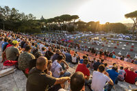 一部を除き、基本的には観戦は無料。老若男女問わず、多くのギャラリーが各ステージに詰めかけた。