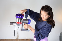 掃除が終われば、手を汚さずにワンタッチでゴミを捨てることができる。