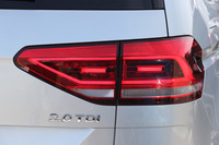 テールゲートに装着された「2.0 TDI」のバッジ。フォルクスワーゲンは2018年2月に「パサートTDI」を日本で発売。クリーンディーゼル車の導入を開始した。