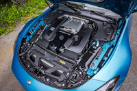 エンジンは、4リッターV8ツインターボ「M177」をベースに、インタークーラーやアクティブクランクケースベンチレーションに改良が加えられた改良進化版。最高出力585PS、最大トルク800N・mを発生する。