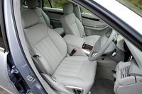 メルセデス・ベンツR350 4MATIC(4WD/7AT)【試乗記】の画像