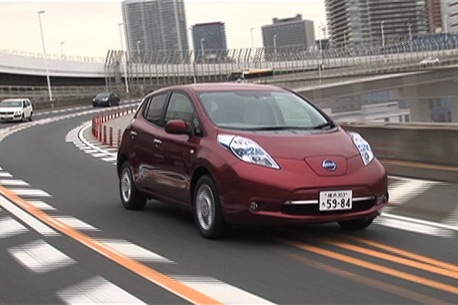 【スペック】全長×全幅×全高=4445×1770×1545mm/ホイールベース=2700mm/車重=1520kg/駆動方式=FF/交流同期モーター(109ps/2730-9800rpm、28.6kgm/0-2730rpm)/航続距離=200km(JC08モード)/価格=406万350円(テスト車=409万3950円/寒冷地仕様I=3万3600円)