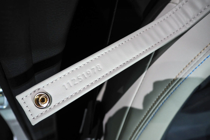 ホンダ・プレリュード(フロントシートベルトのベルトガイド)