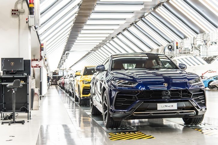 ランボルギーニは「ウルス」の量産に備えて本社工場を拡張。年間生産能力を7000台へ引き上げた。