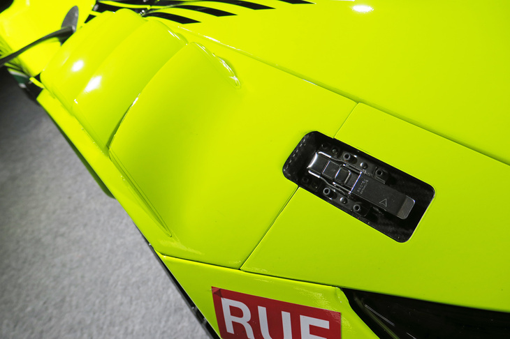 フェラーリ296GT3(フロントフェンダーエアアウトレット)