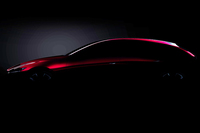 東京モーターショーで公開される予定のコンセプトカー。この姿は、やっぱり「アクセラ」?